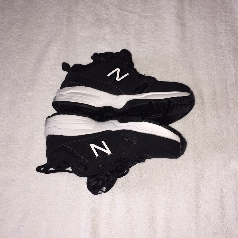 NWOB New Balance memory top women sneakers size 6W - Picture 2 of 7